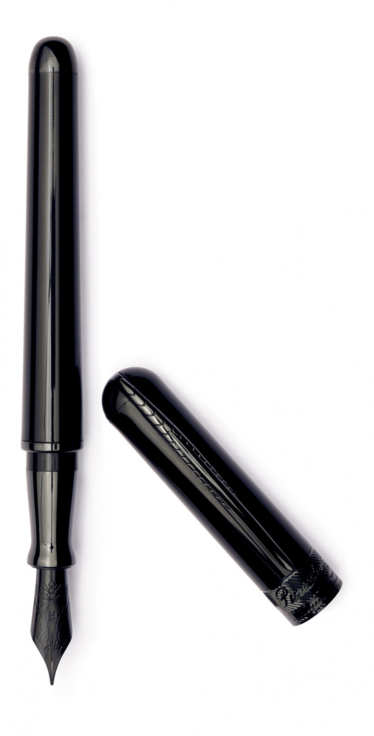 Avatar UR Black Glossy Fountain Pen